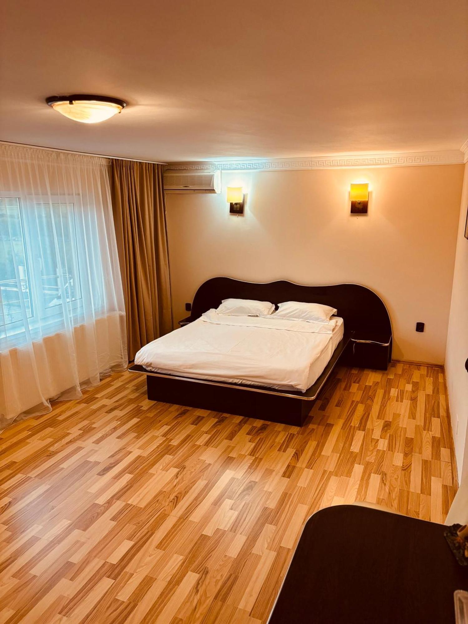 Complex Daniel'S Hotell Orăştie Eksteriør bilde