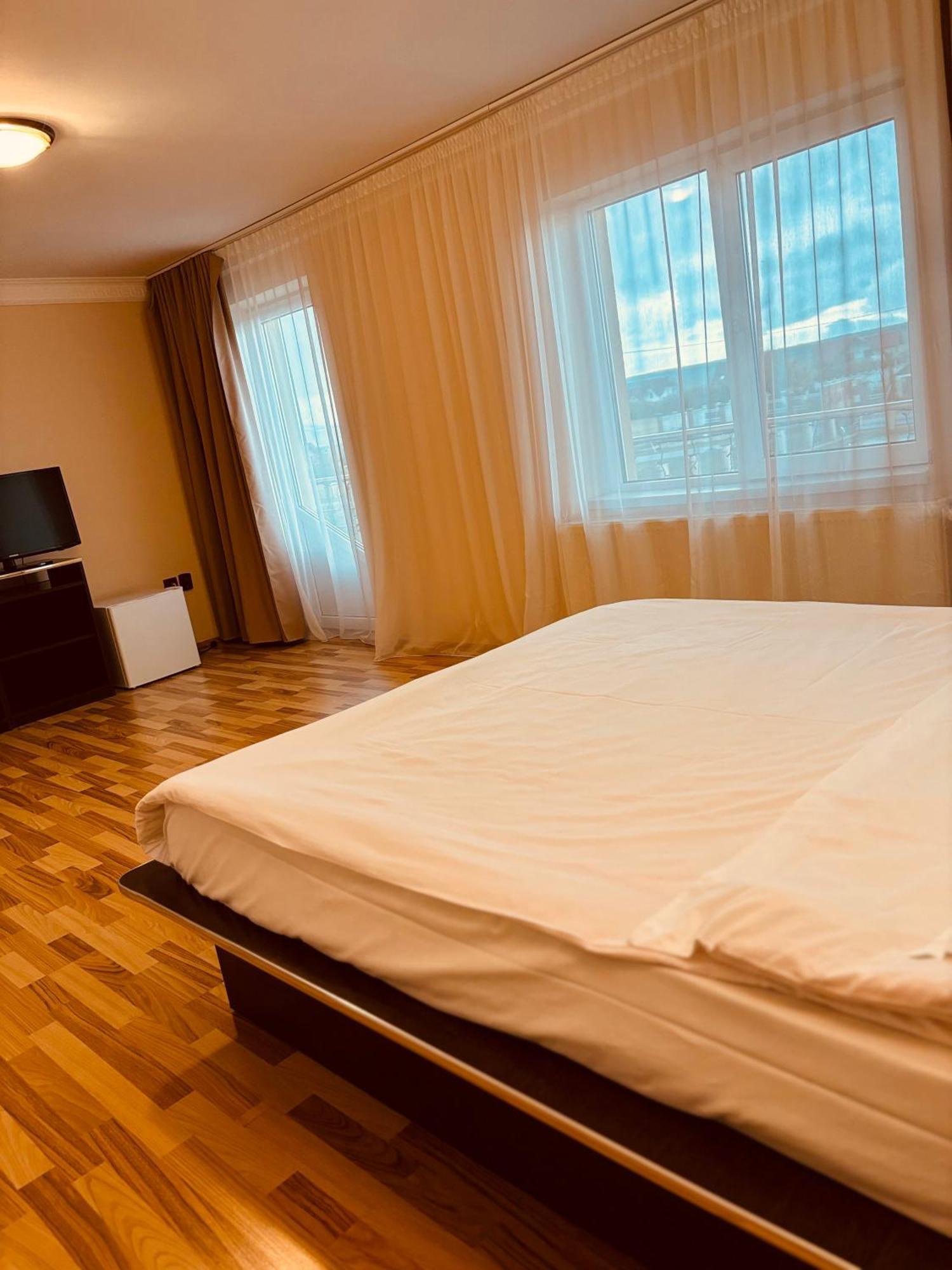 Complex Daniel'S Hotell Orăştie Eksteriør bilde