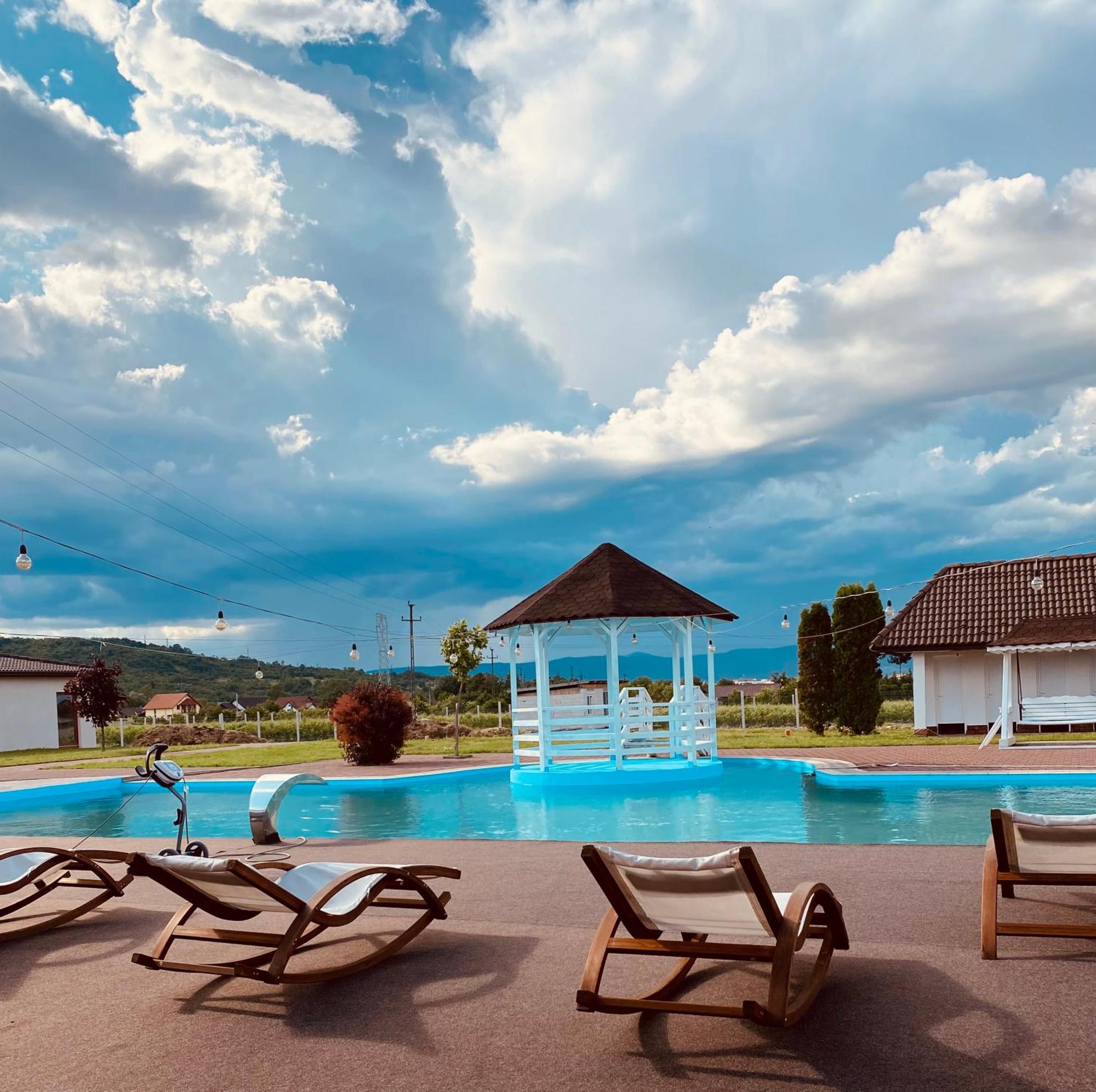 Complex Daniel'S Hotell Orăştie Eksteriør bilde